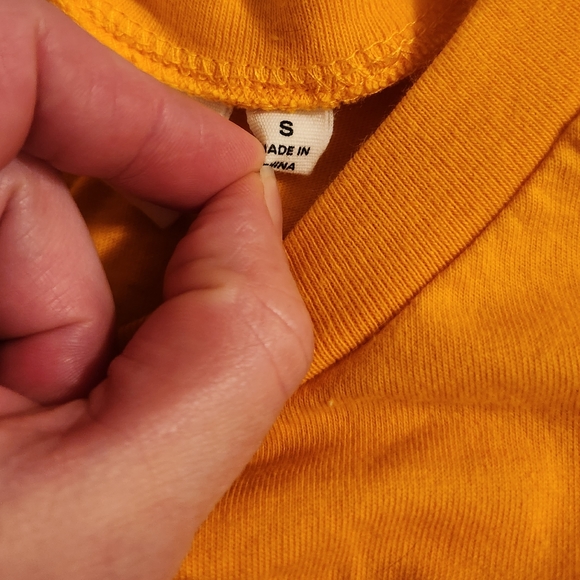 Gold Vans Crop Tee - Picture 4 of 6